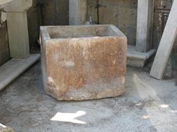 vasca antica quadrata