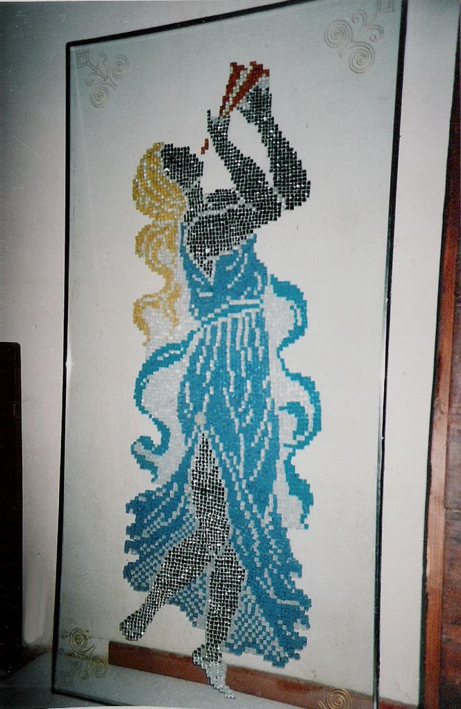 mosaico in vetro di una donna